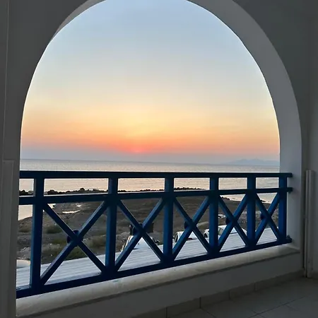Rodothea And Adams On The Beach, Santorini Монолитос Номер фото