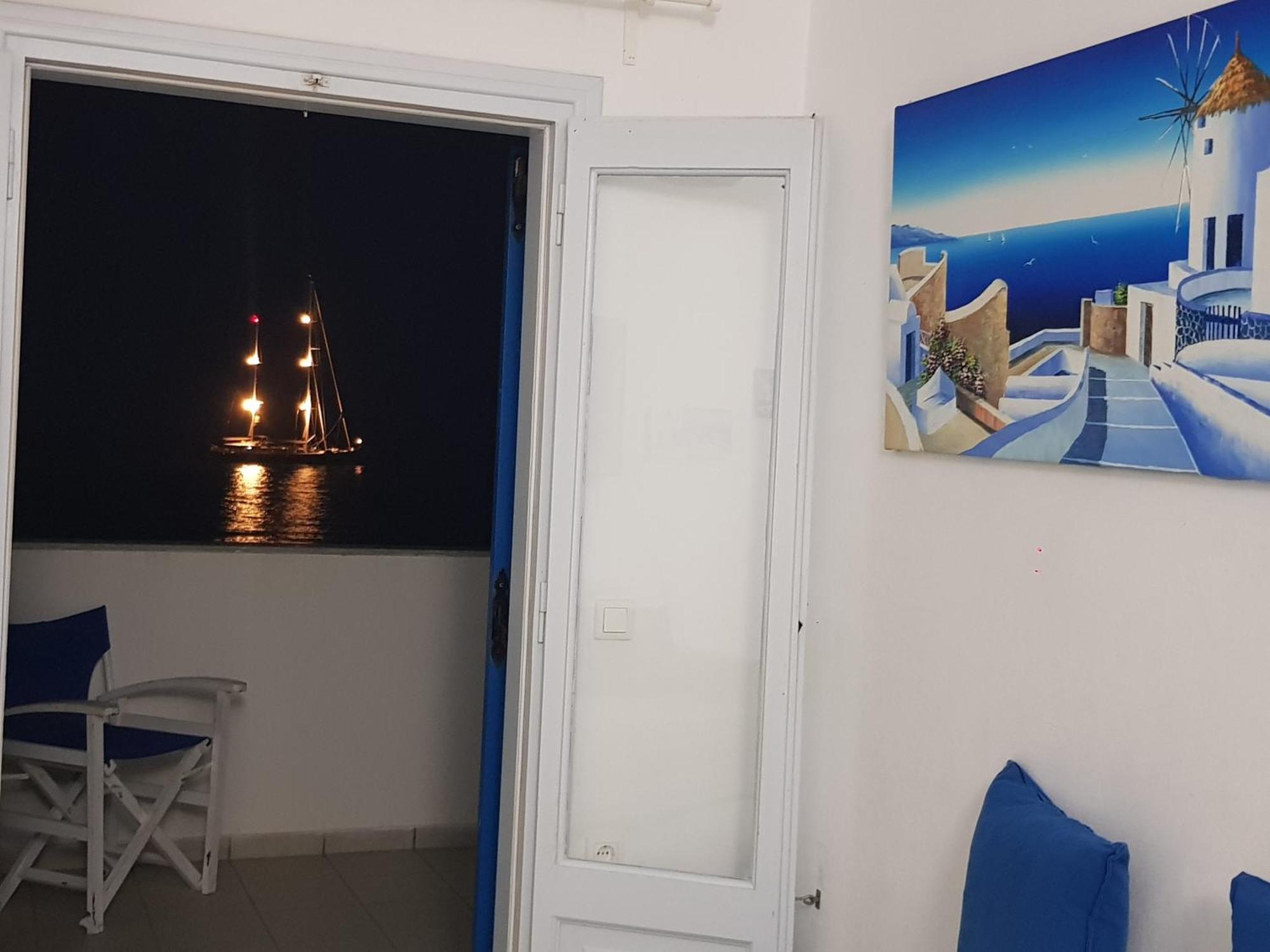 Rodothea And Adams On The Beach, Santorini Apartment Monólithos