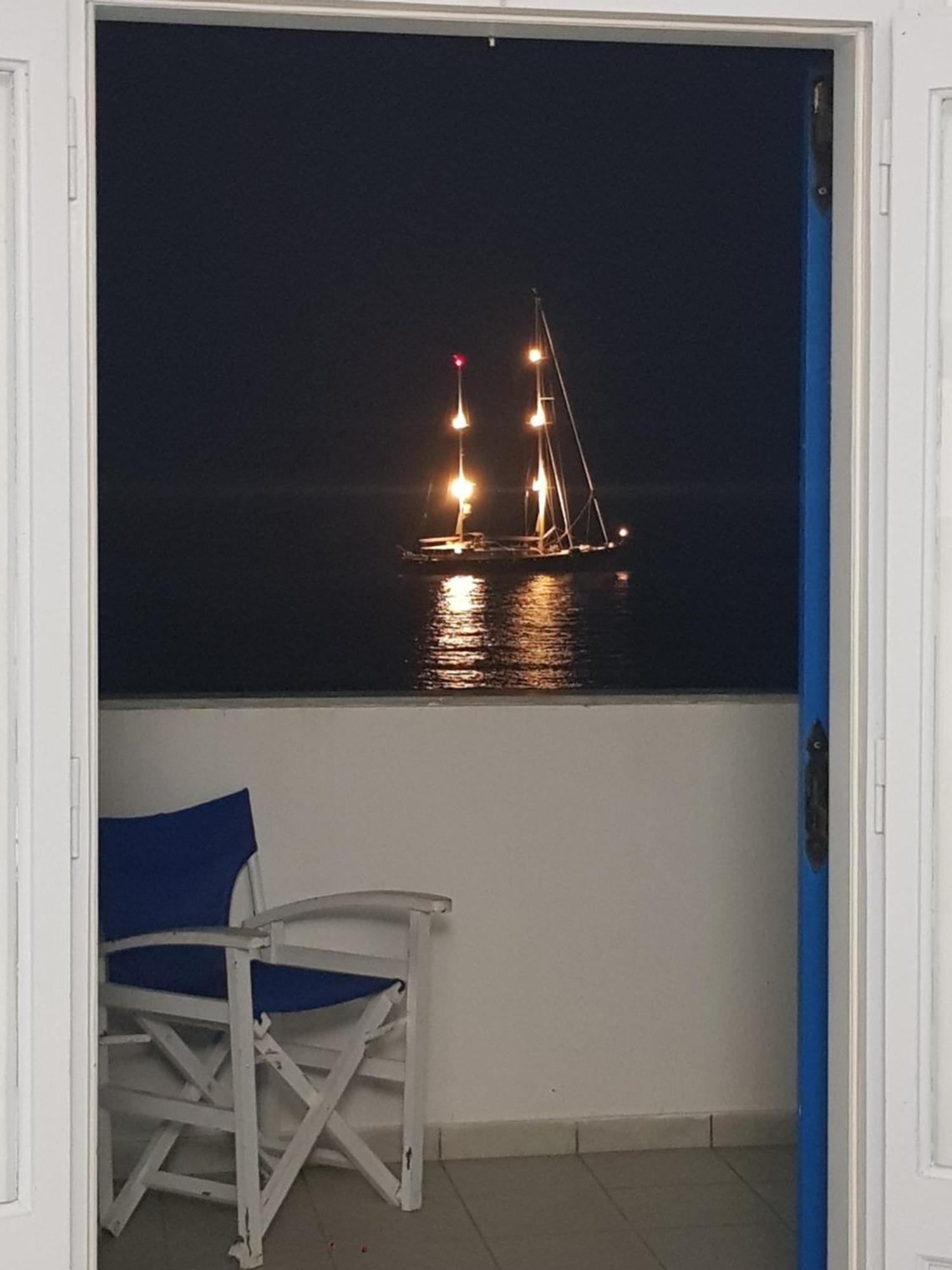 Apartment Rodothea And Adams On The Beach, Santorini Monólithos