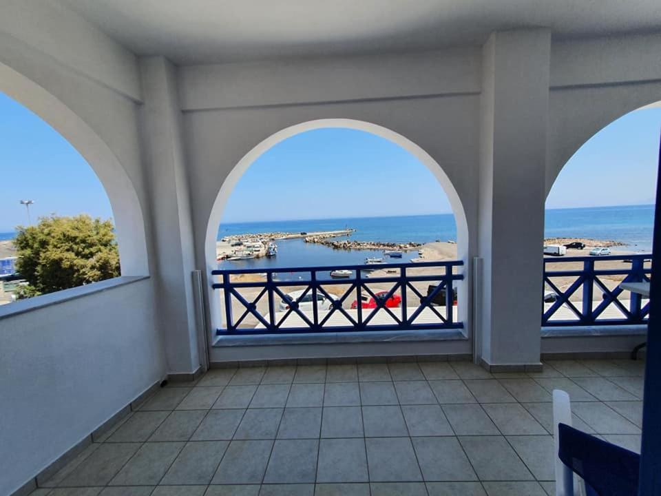 Rodothea And Adams On The Beach, Santorini Apartment Monólithos